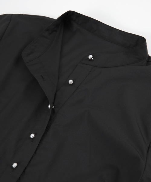 UR'S(ユアーズ)の「パール釦ペプラムシャツ(シャツ/ブラウス・レディース・ブラック/ホワイト・S/L/M)」の20枚目の写真