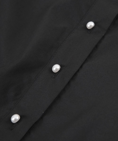 UR'S(ユアーズ)の「パール釦ペプラムシャツ(シャツ/ブラウス・レディース・ブラック/ホワイト・S/L/M)」の3枚目の写真