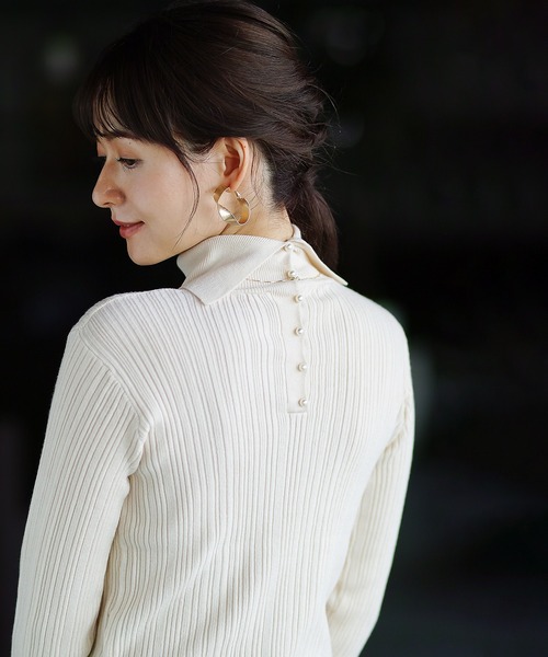 ENNEA(エンネア)の「【2022AWプレオーダー】手洗いできる♪MOCHIMODAバックパールハイネックもっちりリブニット(ニット/セーター・レディース・チャコールグレー/ブルー/ナチュラル・M)」の3枚目の写真