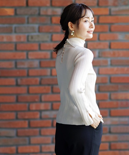 ENNEA(エンネア)の「【2022AWプレオーダー】手洗いできる♪MOCHIMODAバックパールハイネックもっちりリブニット(ニット/セーター・レディース・チャコールグレー/ブルー/ナチュラル・M)」の18枚目の写真