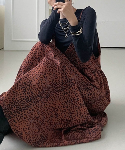 Dalfwin(ダールフィン)の「2022 AW 秋冬 韓国ファッション ワンピース レディース レオパード柄キャミロング丈ワンピース(ワンピース・レディース・ブラック/ベージュ/マルーン・FREE)」の12枚目の写真