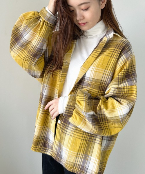 CLEA(クレア)の「ボリューム袖チェックネル風オーバーサイズシャツ(シャツ/ブラウス・レディース・ブラウン/イエロー/ブルー/ブラック・FREE)」の4枚目の写真