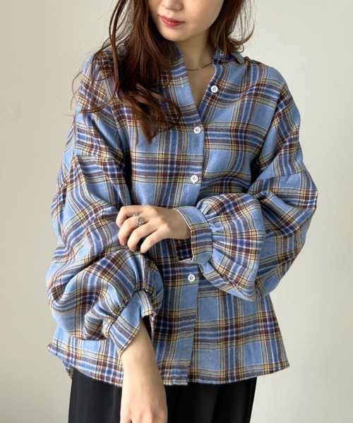 CLEA(クレア)の「ボリューム袖チェックネル風オーバーサイズシャツ(シャツ/ブラウス・レディース・ブラウン/イエロー/ブルー/ブラック・FREE)」の3枚目の写真