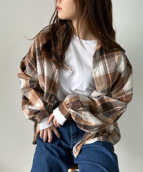 CLEA(クレア)の「ボリューム袖チェックネル風オーバーサイズシャツ(シャツ/ブラウス・レディース・ブラウン/イエロー/ブルー/ブラック・FREE)」の12枚目の写真