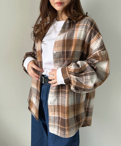 CLEA(クレア)の「ボリューム袖チェックネル風オーバーサイズシャツ(シャツ/ブラウス・レディース・ブラウン/イエロー/ブルー/ブラック・FREE)」の15枚目の写真