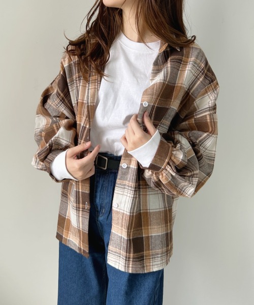 CLEA(クレア)の「ボリューム袖チェックネル風オーバーサイズシャツ(シャツ/ブラウス・レディース・ブラウン/イエロー/ブルー/ブラック・FREE)」の14枚目の写真