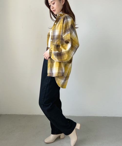 CLEA(クレア)の「ボリューム袖チェックネル風オーバーサイズシャツ(シャツ/ブラウス・レディース・ブラウン/イエロー/ブルー/ブラック・FREE)」の8枚目の写真