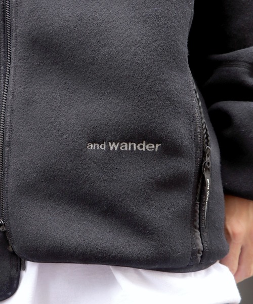 and wander（アンドワンダー）の「and wander/アンドワンダー wool