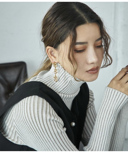Settimissimo(セッティミッシモ)の「ニュアンスデザインスイングピアス(ピアス(両耳用)・レディース・シルバー/ゴールド・FREE)」の4枚目の写真