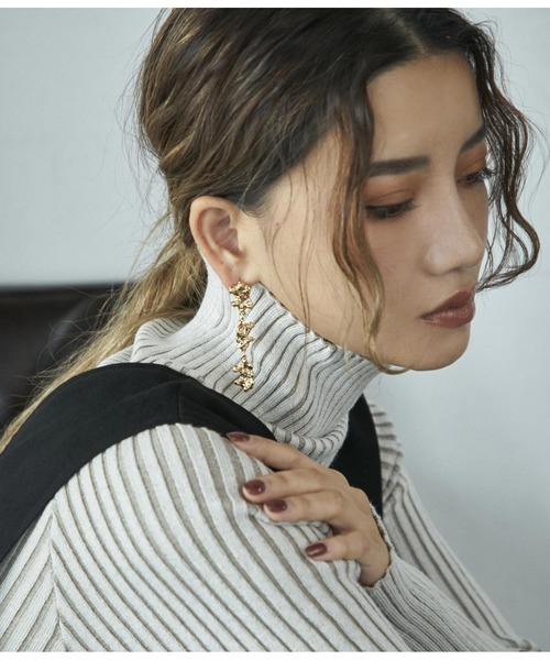Settimissimo(セッティミッシモ)の「ニュアンスデザインスイングピアス(ピアス(両耳用)・レディース・シルバー/ゴールド・FREE)」の3枚目の写真