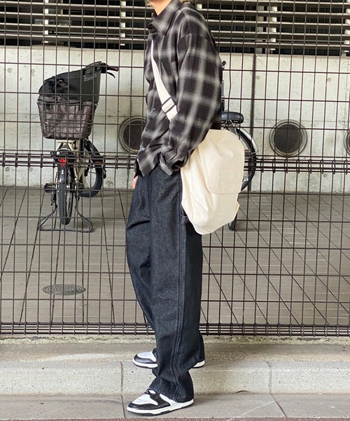 kutir(クティール)の「メッセンジャーバッグ(ショルダーバッグ・メンズ・ブラック/オフホワイト・FREE)」の7枚目の写真