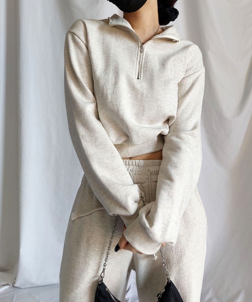 me+em select（ミームセレクト）の「【 セットアップ対応 】OBE刺繍 ハーフジップショートスウェット【 韓国製 】（スウェット・レディース・ベージュ/ブラック/グレー・FREE）」の4枚目の写真