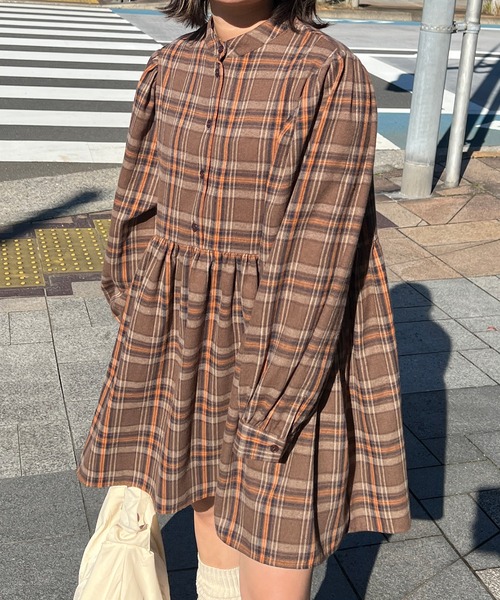 kutir（クティール）の「バルーンスリーブチェックチュニック
