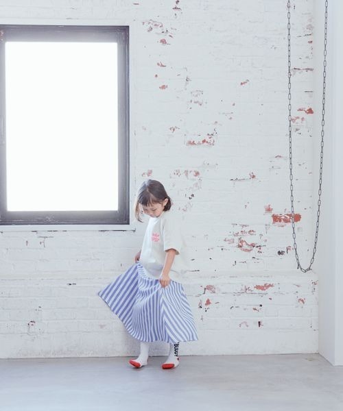 LOWRYS FARM（ローリーズファーム）の「シャーリング２ＷＡＹスカート　184440（スカート・キッズ・ブルー/ブラック/イエロー・110cm/120cm/130cm/140cm/150cm）」の4枚目の写真