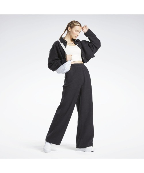 Reebok(リーボック)の「ワイド フリース レイヤー / CL WDE FLEECE LAYER(その他アウター・レディース・ブルー/ベージュ/ブラック・LARGE/MEDIUM/SMALL/X-LARGE)」の11枚目の写真