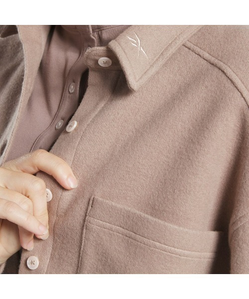 Reebok(リーボック)の「ワイド フリース レイヤー / CL WDE FLEECE LAYER(その他アウター・レディース・ブルー/ベージュ/ブラック・LARGE/MEDIUM/SMALL/X-LARGE)」の10枚目の写真
