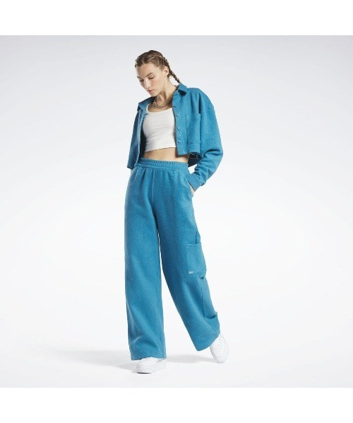 Reebok(リーボック)の「ワイド フリース レイヤー / CL WDE FLEECE LAYER(その他アウター・レディース・ブルー/ベージュ/ブラック・LARGE/MEDIUM/SMALL/X-LARGE)」の12枚目の写真