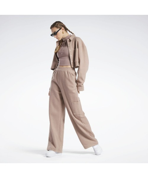Reebok(リーボック)の「ワイド フリース レイヤー / CL WDE FLEECE LAYER(その他アウター・レディース・ブルー/ベージュ/ブラック・LARGE/MEDIUM/SMALL/X-LARGE)」の13枚目の写真