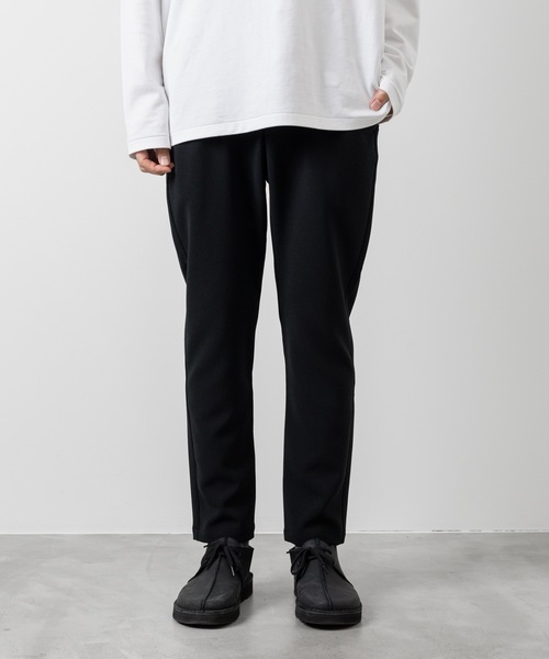 ATTACHMENT(アタッチメント)の「ストレッチダブルクロス ナローパンツ / PE STRETCH DOUBLE CLOTH NARROW PANTS(スラックス・メンズ・ブラック/ライトグレー/ダークグレー・1/2/3)」の2枚目の写真