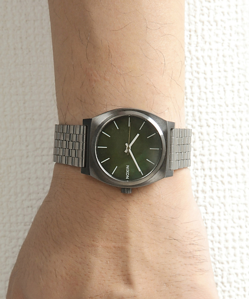 NIXON（ニクソン）の「THE TIME TELLER（アナログ腕時計・メンズ・ブラウン系その他/コーラル/ゴールド系その他/その他1/その他2/その他3/ブラック系その他/その他4/その他5/その他6/その他7/シルバー系その他/その他9/その他8/ホワイト×ゴールド/その他10/ブラック×ゴールド/その他12/ローズ/その他11/シルバー・FREE）」の13枚目の写真