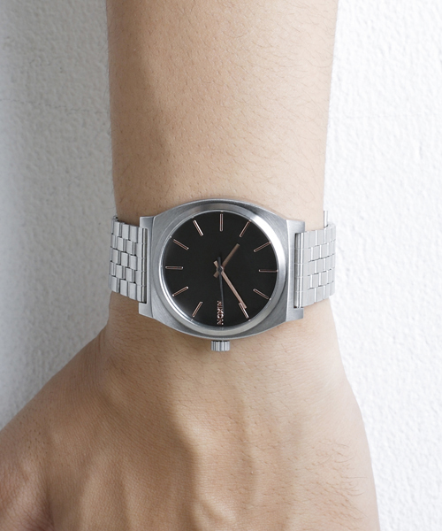 NIXON（ニクソン）の「THE TIME TELLER（アナログ腕時計・メンズ・ブラウン系その他/コーラル/ゴールド系その他/その他1/その他2/その他3/ブラック系その他/その他4/その他5/その他6/その他7/シルバー系その他/その他9/その他8/ホワイト×ゴールド/その他10/ブラック×ゴールド/その他12/ローズ/その他11/シルバー・FREE）」の3枚目の写真
