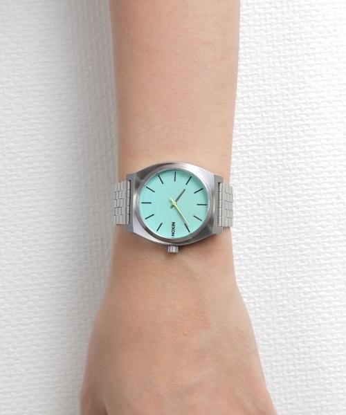 NIXON（ニクソン）の「THE TIME TELLER（アナログ腕時計・メンズ・ブラウン系その他/コーラル/ゴールド系その他/その他1/その他2/その他3/ブラック系その他/その他4/その他5/その他6/その他7/シルバー系その他/その他9/その他8/ホワイト×ゴールド/その他10/ブラック×ゴールド/その他12/ローズ/その他11/シルバー・FREE）」の19枚目の写真