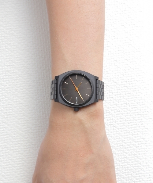 NIXON（ニクソン）の「THE TIME TELLER（アナログ腕時計・メンズ・ブラウン系その他/コーラル/ゴールド系その他/その他1/その他2/その他3/ブラック系その他/その他4/その他5/その他6/その他7/シルバー系その他/その他9/その他8/ホワイト×ゴールド/その他10/ブラック×ゴールド/その他12/ローズ/その他11/シルバー・FREE）」の21枚目の写真