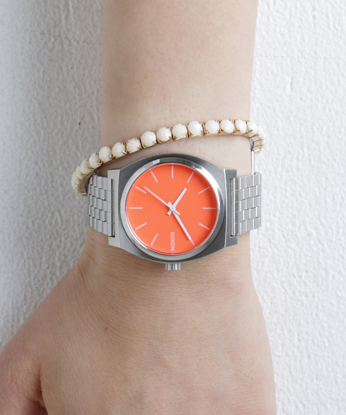 NIXON（ニクソン）の「THE TIME TELLER（アナログ腕時計・メンズ・ブラウン系その他/コーラル/ゴールド系その他/その他1/その他2/その他3/ブラック系その他/その他4/その他5/その他6/その他7/シルバー系その他/その他9/その他8/ホワイト×ゴールド/その他10/ブラック×ゴールド/その他12/ローズ/その他11/シルバー・FREE）」の7枚目の写真