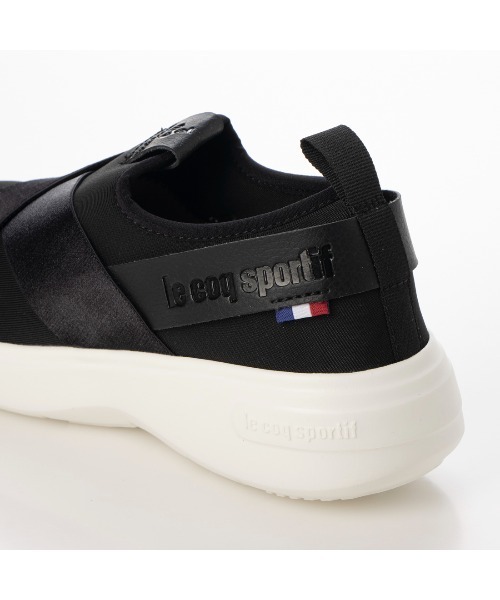 le coq sportif(ルコックスポルティフ)の「クロスベルトスリッポンスニーカー(ラ ローヌ DBSP)(スリッポン・レディース・ベージュ/ブラック/グレー/ブラック×ブラック・24cm/25cm/24.5cm/23cm/22.5cm/23.5cm)」の6枚目の写真