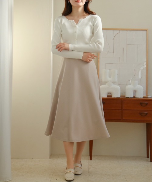 TRUDEA(トルディア)の「スリットネックリブカーディガン(カーディガン/ボレロ・レディース・ホワイト/ブラック/グレイッシュベージュ/ネイビー・MEDIUM/LARGE)」の13枚目の写真