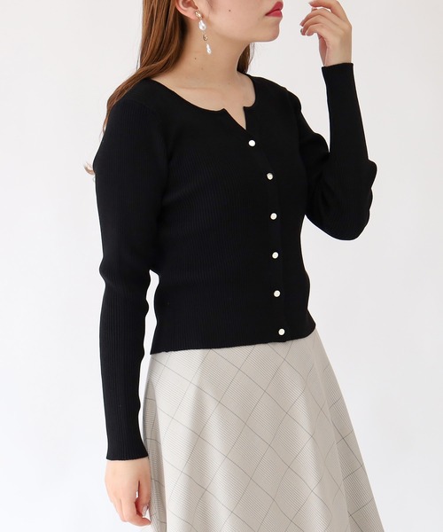 TRUDEA(トルディア)の「スリットネックリブカーディガン(カーディガン/ボレロ・レディース・ホワイト/ブラック/グレイッシュベージュ/ネイビー・MEDIUM/LARGE)」の6枚目の写真