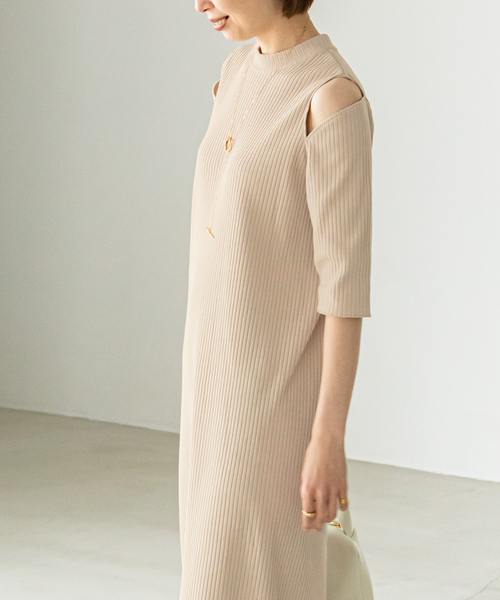 Noble（ノーブル）の「トタンテレコショルダーオープンワンピース（ワンピース・レディース・ベージュ/ブラック・FREE）」の16枚目の写真