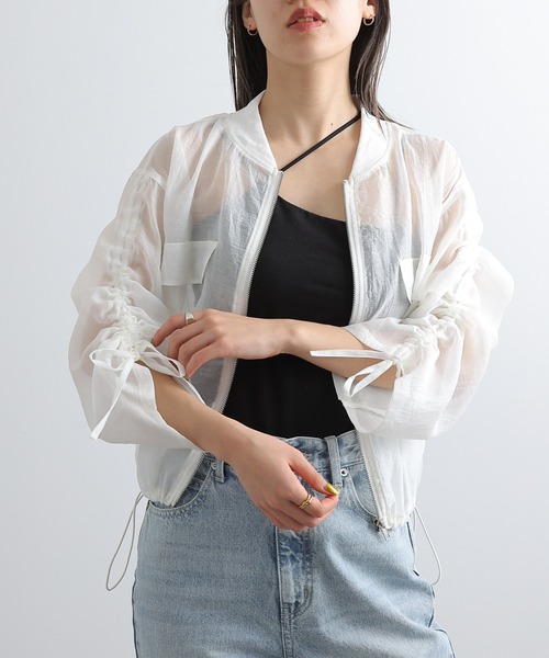 COLONY 2139（コロニートゥーワンスリーナイン）の「カップ付コットンベア2WAYアシメキャミソール（キャミソール・レディース・ブラック/アイボリー・MEDIUM/LARGE）」の13枚目の写真