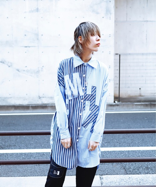 rovtski(ロフトスキー)の「英字ストライプ切替ロングシャツ(シャツ/ブラウス・レディース・ブルー/ブラック・FREE)」の13枚目の写真