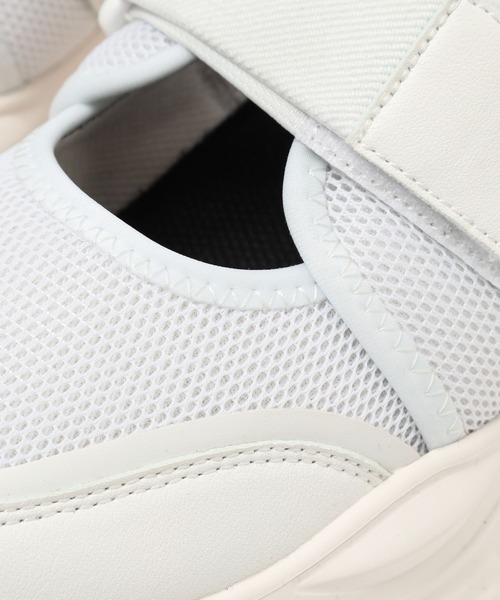 LOWRYS FARM（ローリーズファーム）の「スニーカーサンダル　190701（サンダル・レディース・ホワイト/ブラック・MEDIUM/LARGE）」の18枚目の写真