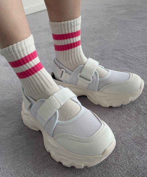 LOWRYS FARM（ローリーズファーム）の「スニーカーサンダル　190701（サンダル・レディース・ホワイト/ブラック・MEDIUM/LARGE）」の3枚目の写真