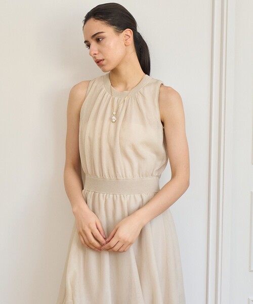 ANAYI(アナイ)の「シアーボリュームニット ワンピース〈セットアップ対応商品〉(ワンピース・レディース・ベージュ/ブラック/ブルー・38/36)」の4枚目の写真