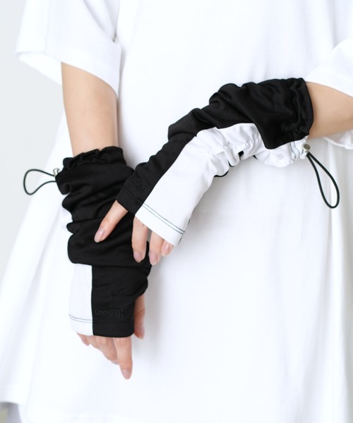 Whinny(ホワイニー)の「Whinny/クシュクシュヘンテコリン(アームカバー・レディース・ホワイト/ブラック/サックスブルー・FREE)」の2枚目の写真