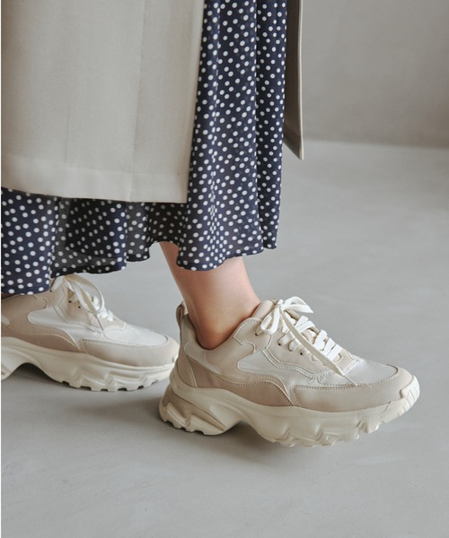 emmi(エミ)の「【emmi atelier】ボリュームソールスニーカー(スニーカー・レディース・ライトベージュ・23cm/25cm/24cm/23.5cm/24.5cm)」の18枚目の写真