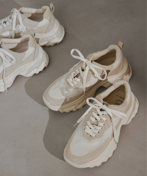 emmi(エミ)の「【emmi atelier】ボリュームソールスニーカー(スニーカー・レディース・ライトベージュ・23cm/25cm/24cm/23.5cm/24.5cm)」の17枚目の写真
