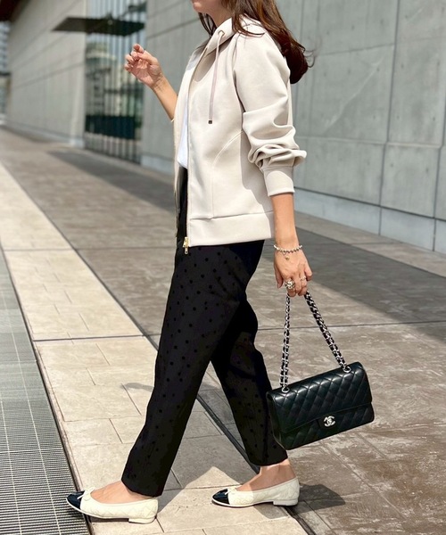 イシカワラボ購入品 エマテイラー 黒 フード付き ダンボールニット