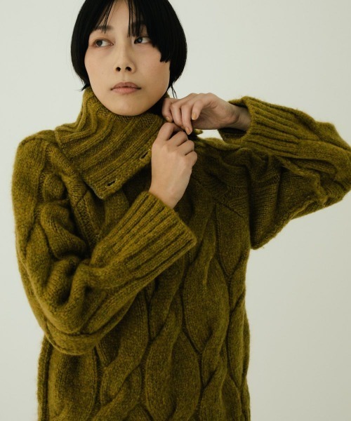 oblekt（オブレクト）の「MOHAIR CHUNKY KNIT（ニット/セーター・レディース・イエロー/ネイビー・FREE）」の4枚目の写真