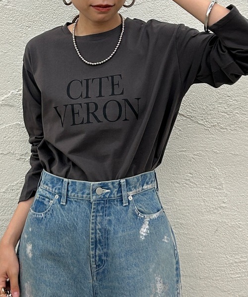 LOUNGEDRESS（ラウンジドレス）の「ロゴロンT（Tシャツ/カットソー・レディース・チャコールグレー/オフホワイト/ブラック・FREE）」の3枚目の写真