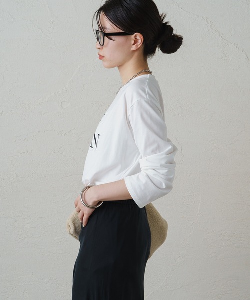 LOUNGEDRESS（ラウンジドレス）の「ロゴロンT（Tシャツ/カットソー・レディース・チャコールグレー/オフホワイト/ブラック・FREE）」の13枚目の写真