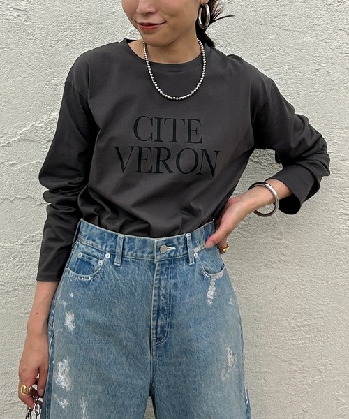 LOUNGEDRESS（ラウンジドレス）の「ロゴロンT（Tシャツ/カットソー・レディース・チャコールグレー/オフホワイト/ブラック・FREE）」の5枚目の写真