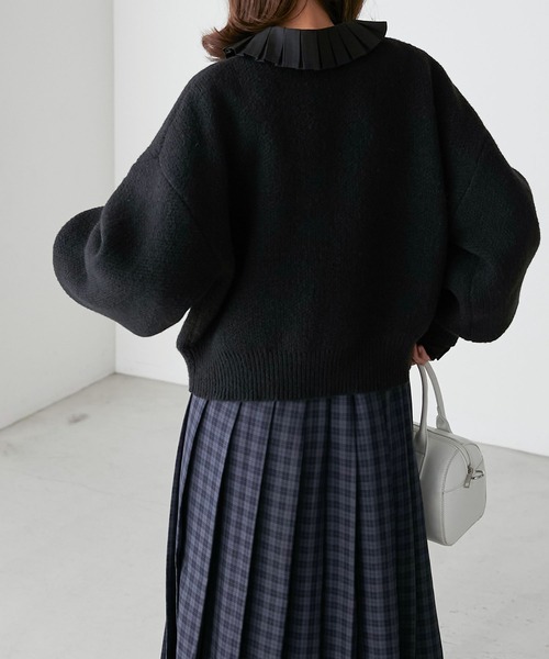 BONLECILL(ボンルシール)の「フレンチロゴ刺繍ボリュームスリーブニットプルオーバー(ニット/セーター・レディース・モスグリーン/ブラック/アイボリー/ネイビー/ピンク・FREE)」の15枚目の写真