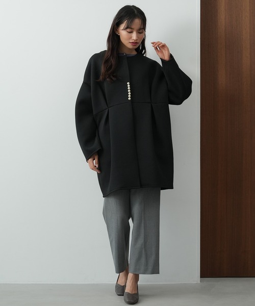 TRUDEA(トルディア)の「スポンディッシュパール使いコート(ノーカラーコート・レディース・ブラック/ホワイト・MEDIUM)」の7枚目の写真