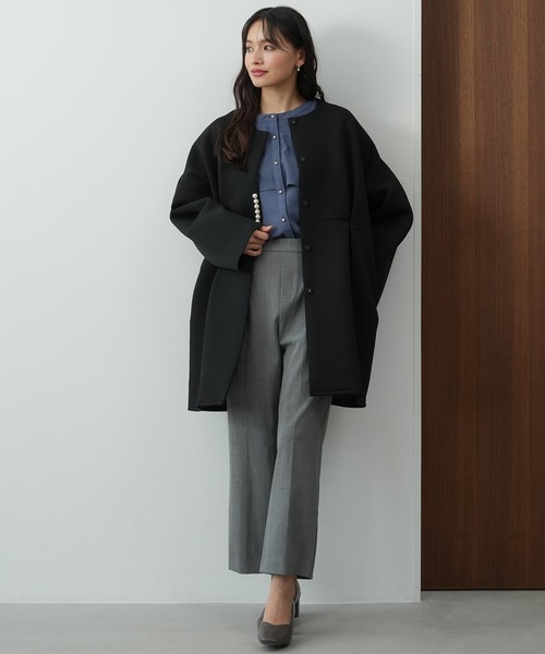 TRUDEA(トルディア)の「スポンディッシュパール使いコート(ノーカラーコート・レディース・ブラック/ホワイト・MEDIUM)」の4枚目の写真