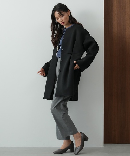 TRUDEA(トルディア)の「スポンディッシュパール使いコート(ノーカラーコート・レディース・ブラック/ホワイト・MEDIUM)」の5枚目の写真