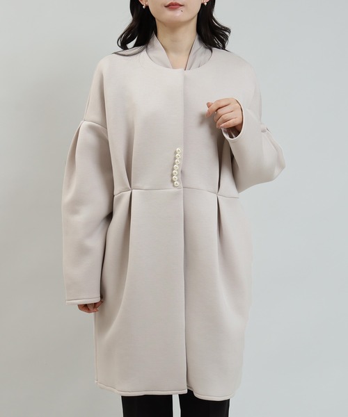 TRUDEA(トルディア)の「スポンディッシュパール使いコート(ノーカラーコート・レディース・ブラック/ホワイト・MEDIUM)」の13枚目の写真